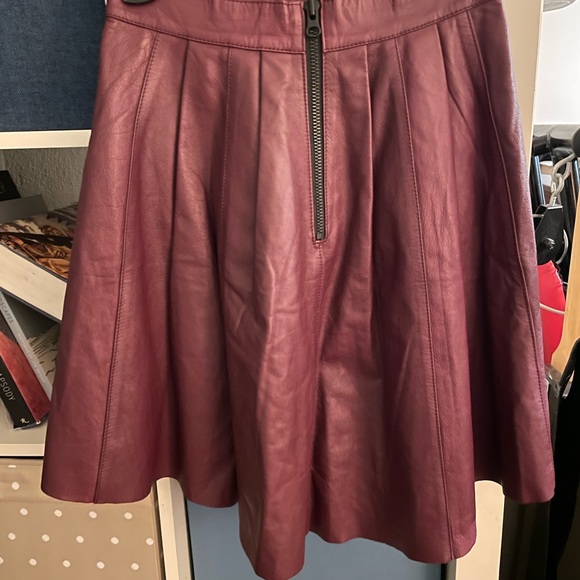 Manning Cartell Burgundy Genuine Leather Skirt with pockets, high low - Picture 4 of 12